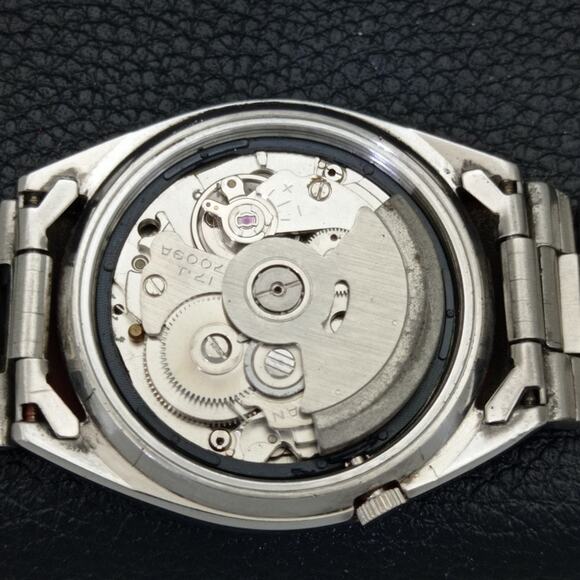 Vintage 1982 Seiko Automatic Mens Silver Watch W/daydate & Blue accents - Picture 9 of 10